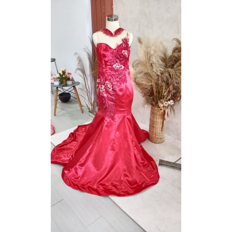 gaun qipao/ gaun prewedd/ gaun tjong sam/ long dress/ gaun mewah/ gaun merah/ gaun tunangan