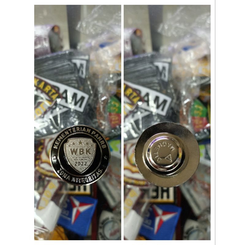 PIN WBK 2022 BROS MAGNET