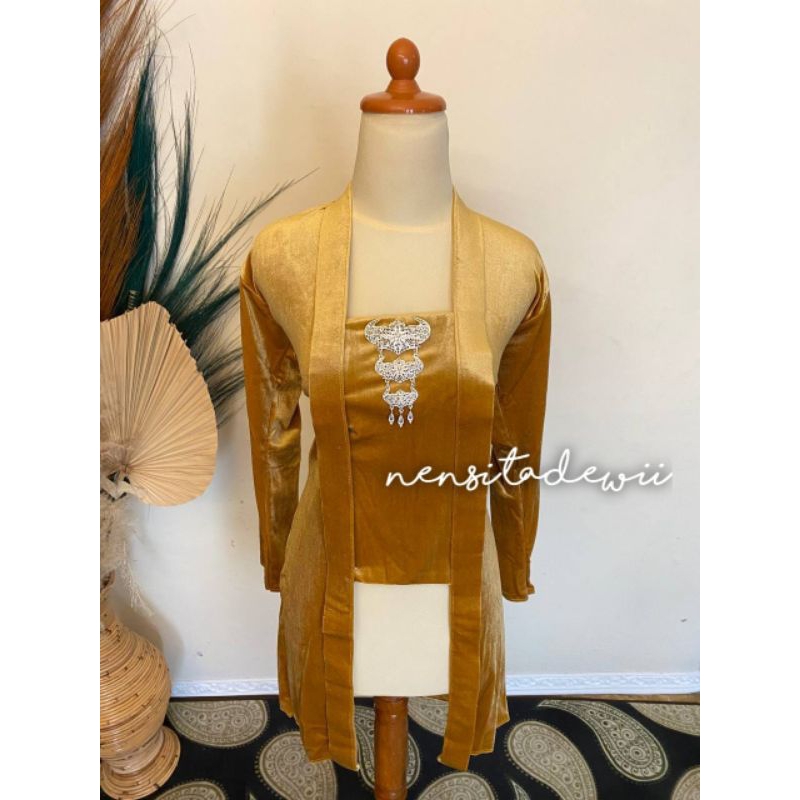 Kebaya Panjang, Model Kutubaru - Warna Gold