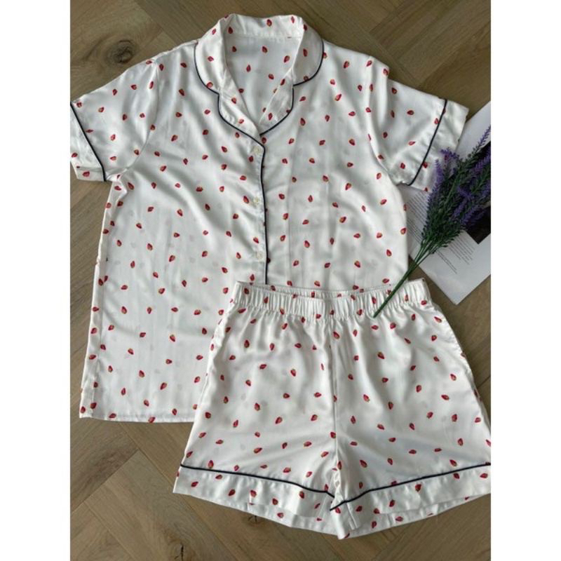 Uniqlo GU piyama pajamas strawberry satin lilac