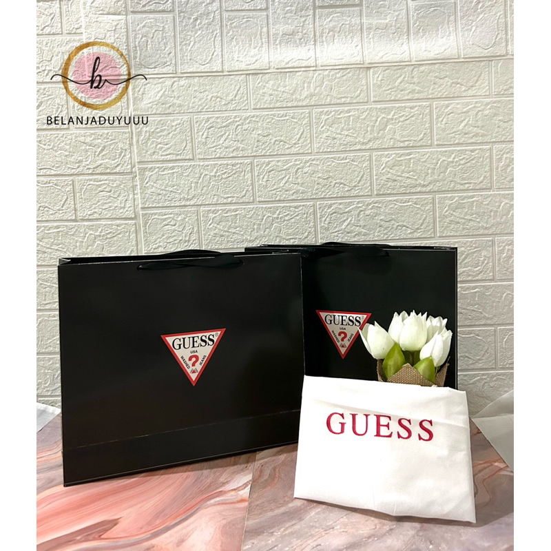 Paper Bag Guess Pembungkus Kado Ukuran Medium ( Ready Stock JKT )