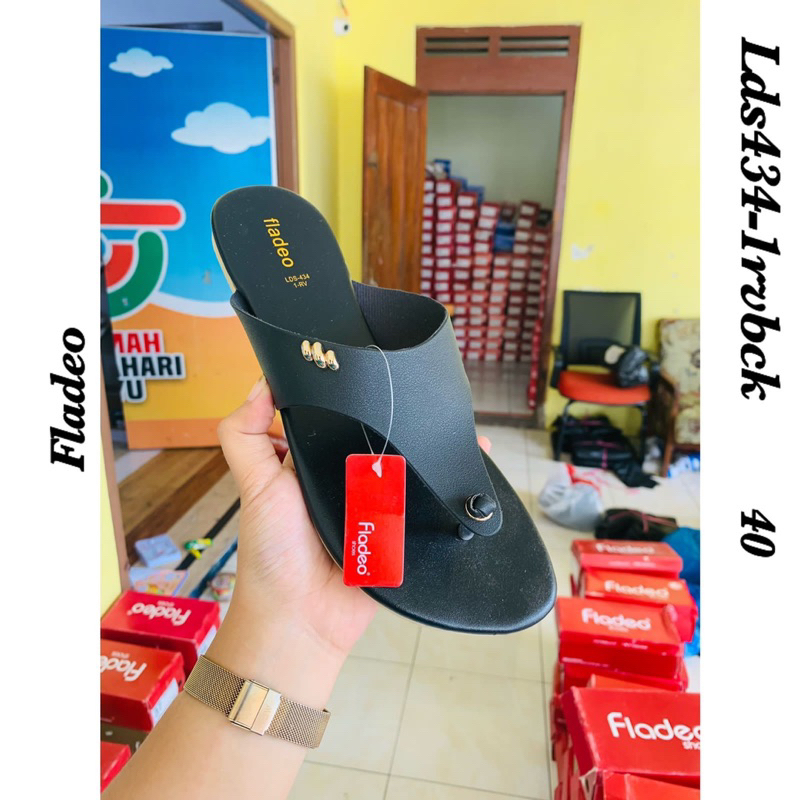 sandal fladeo wanita