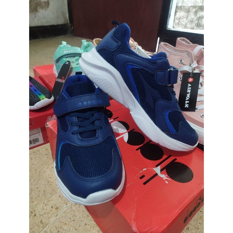 Diadora Escala Junior Boys Running Shoes