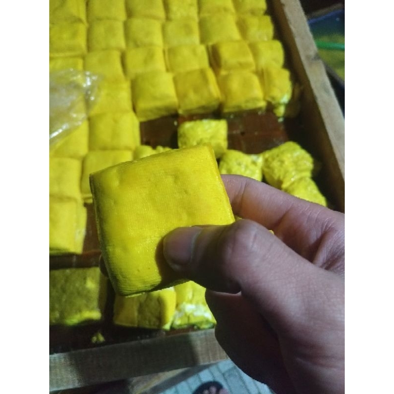 

Tahu Kuning Keju Asli Cibuntu Bandung