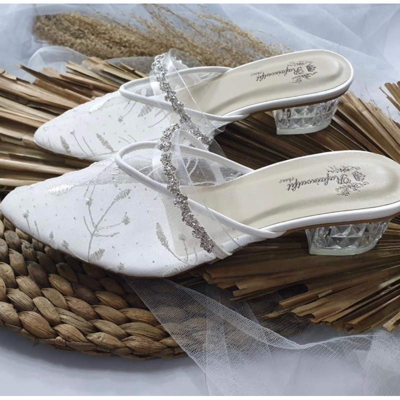 sepatu pesta azwa putih heels 3cm heels kaca