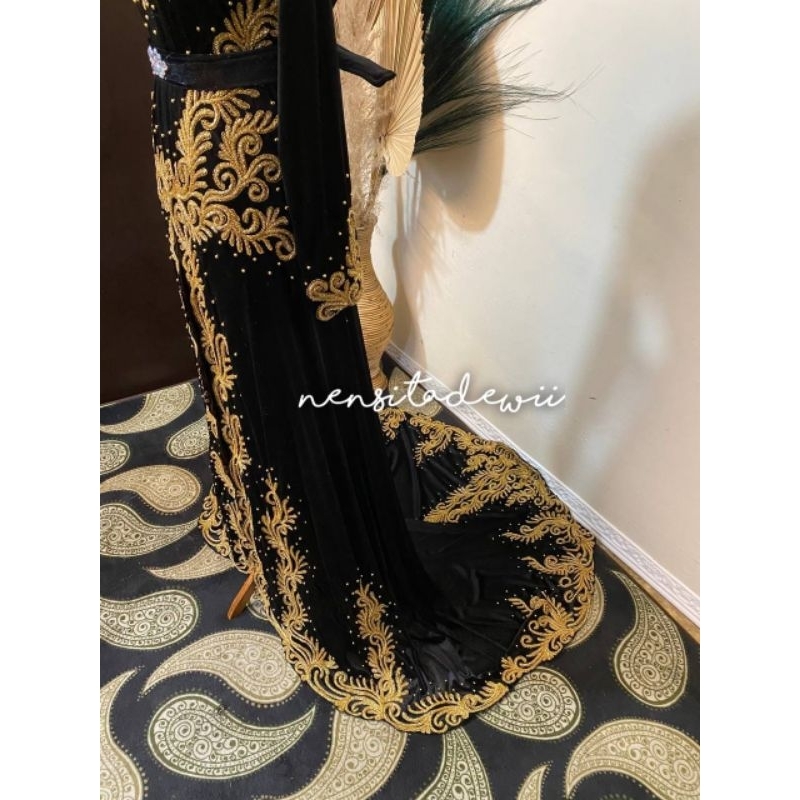 Kebaya Bludru Pengantin, Look Modern &amp; Elegan - M2