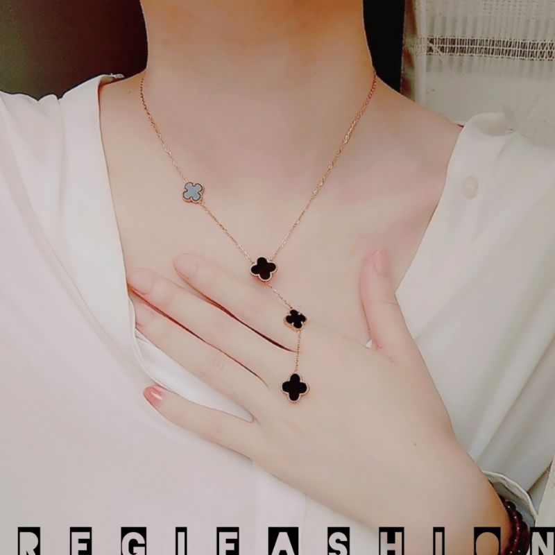 { COD } Kalung Titanium Wanita Korea Liontin Clover Jurai Kalung Wanita Korea Anti Karat Tidak Luntur