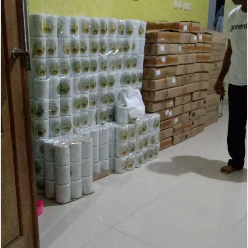 

KURMA GOLDEN FROM MADINAH HALAL100%