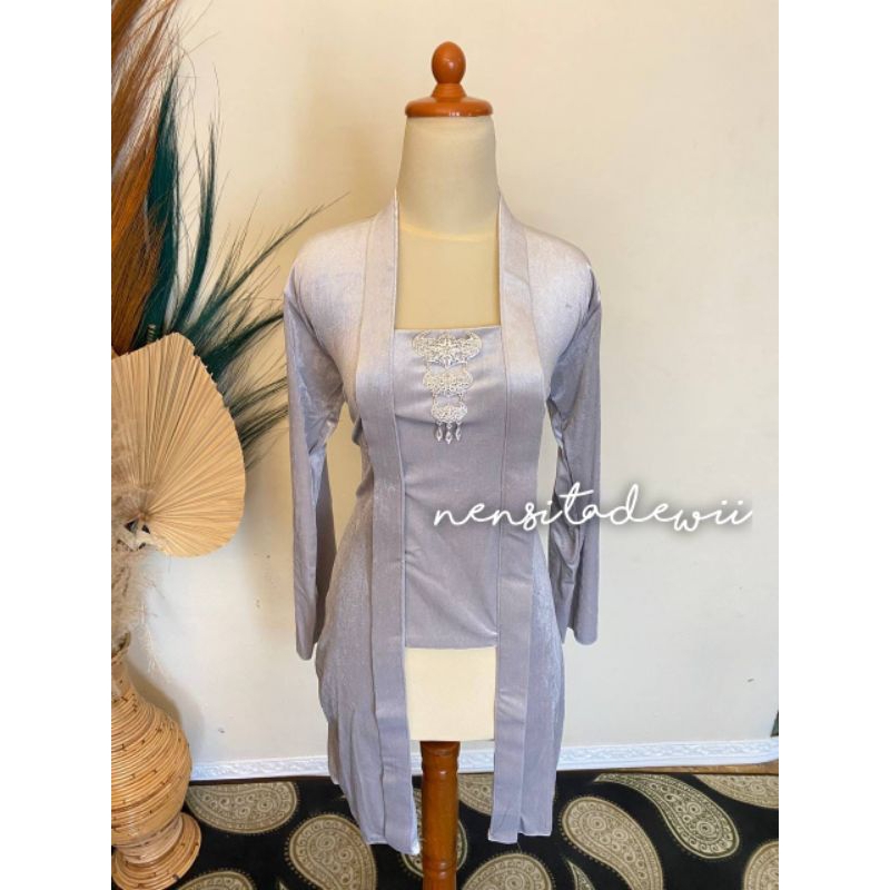 Kebaya Panjang, Model Kutubaru - Warna Silver