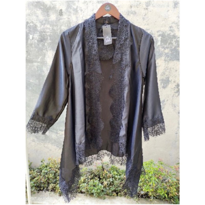 PRELOVED OUTER LACE SATIN HITAM ANSIMERTA