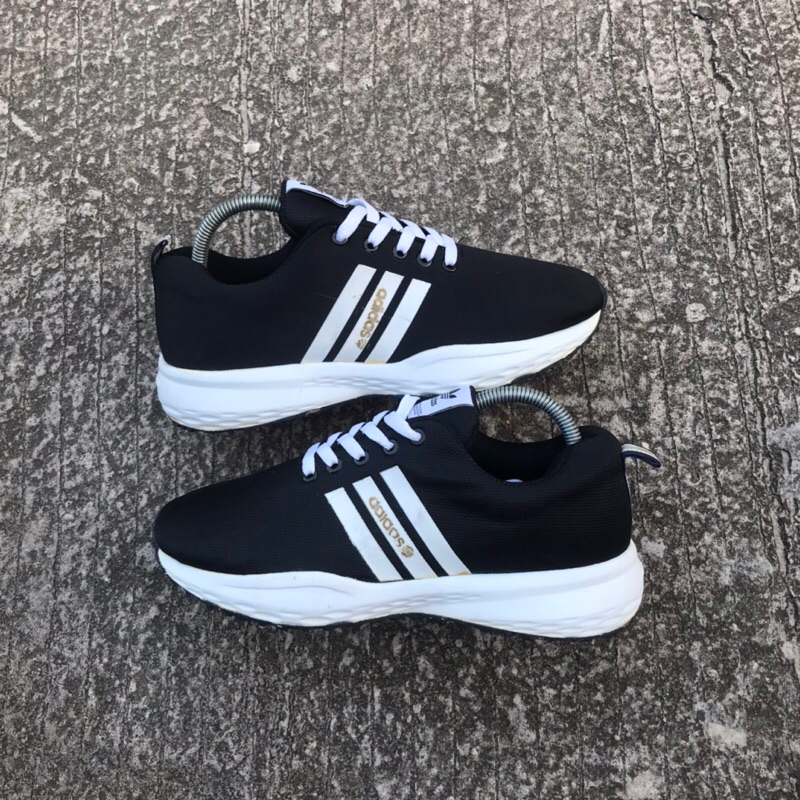SEPATU ADIDAS SECOND *size 40