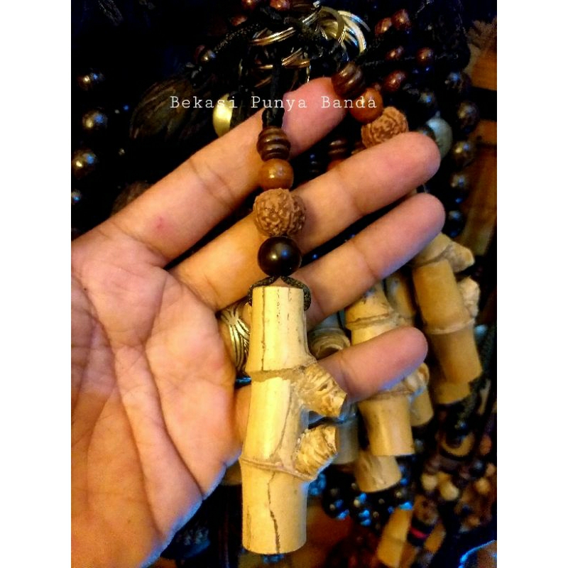 gantungan kunci model bambu petuk