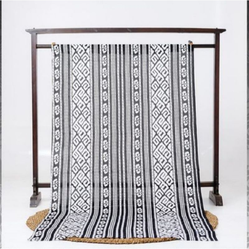 Kain Meteran Hitam Putih Motif Batik Bahan Katun Panjang 2 Meter