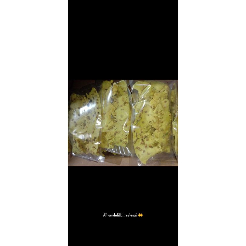

rempeyek renyah,gurih khas Ponorogo.
