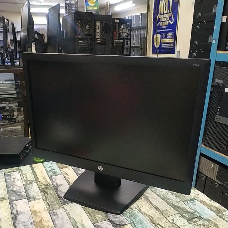 MONITOR HP V194 19 INCI MILUS LIKE NEW