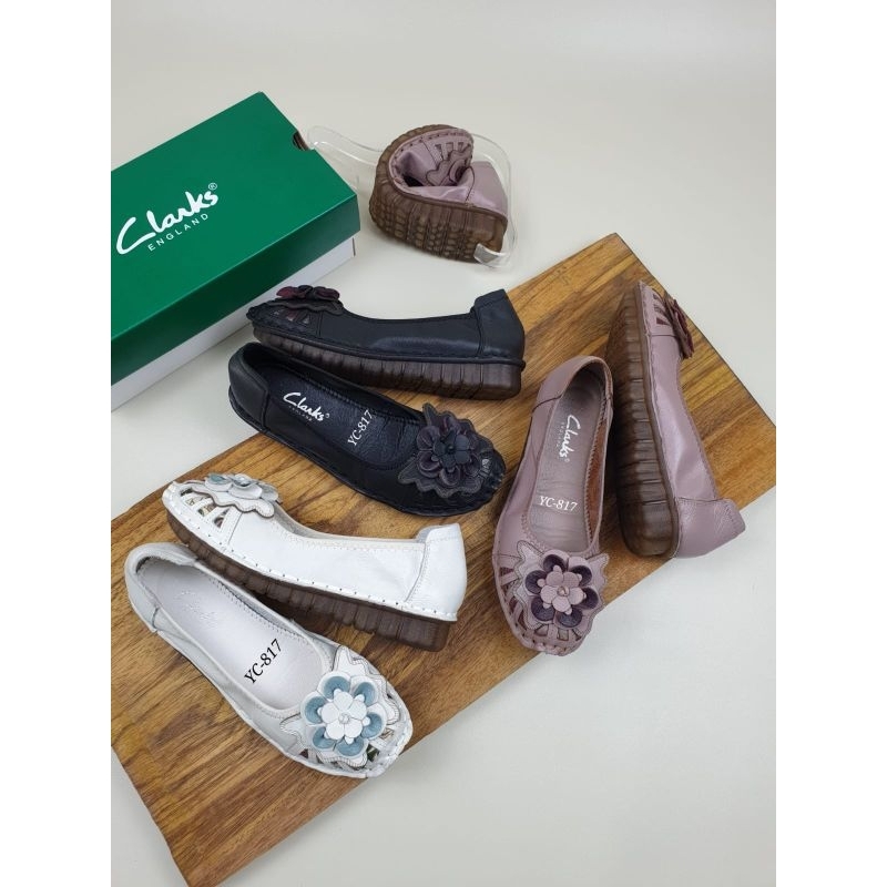 CLARKS FLAT FLOWER BUNGA 817 / SEPATU CLARKS / SEPATU Clarks WANITA