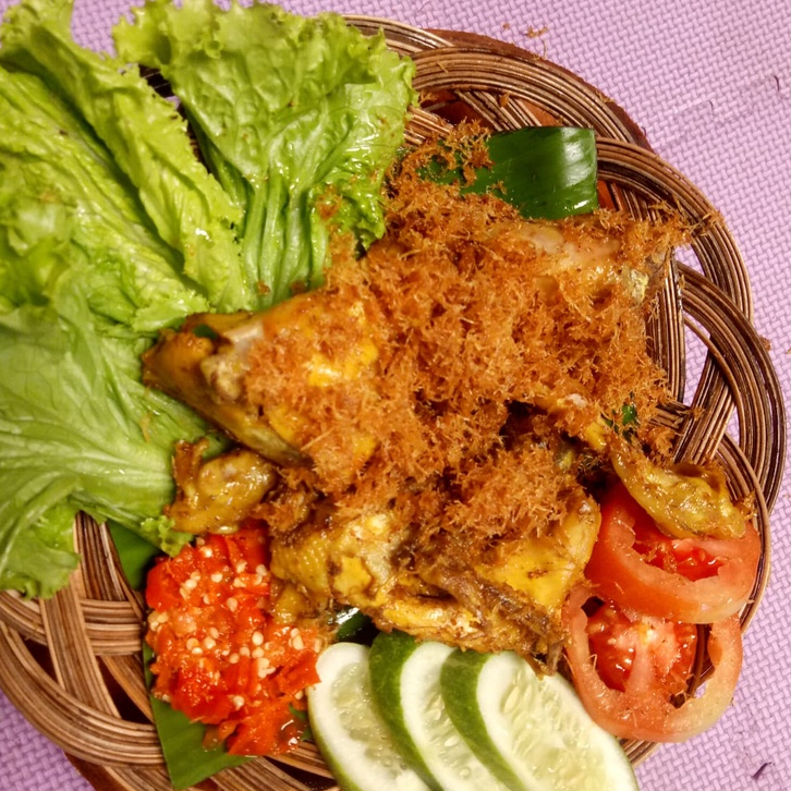 

ayam kampung serundeng