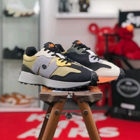 New Balance 327 &quot;Golden Poppy&quot;