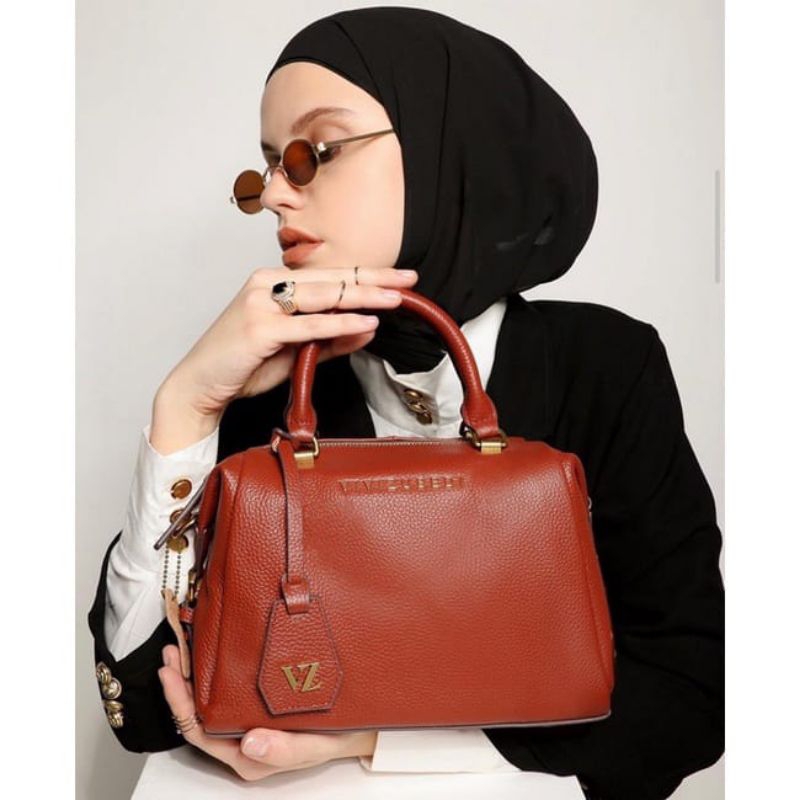 PRELOVED VIVI ZUBEDI SIGNATURE BOWLING BAG HARGA BARU 2,9JT