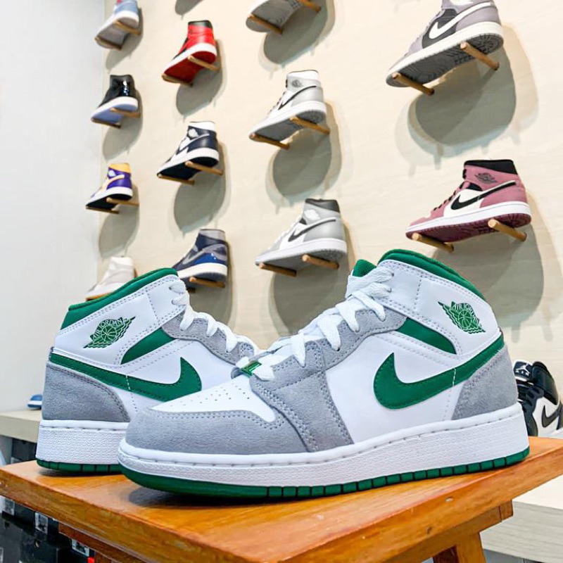 Air Jordan 1 Mid SE Grey Green GS Original