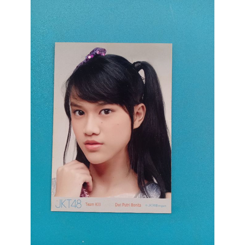 Photopack Dwi Putri Bonita JKT48 bertanda tangan