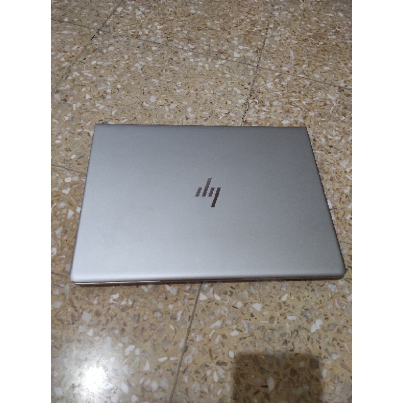 HP Elitebook 830 G8