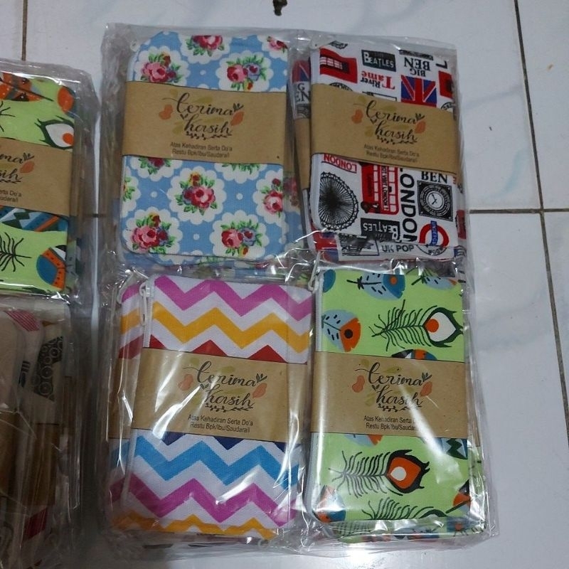 Souvenir dompet kanvas