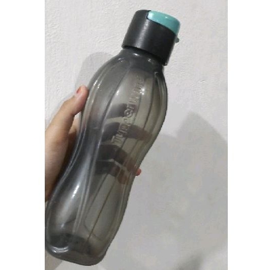 Botol Minum Tupperware 750ml ( Hitam / Lime )