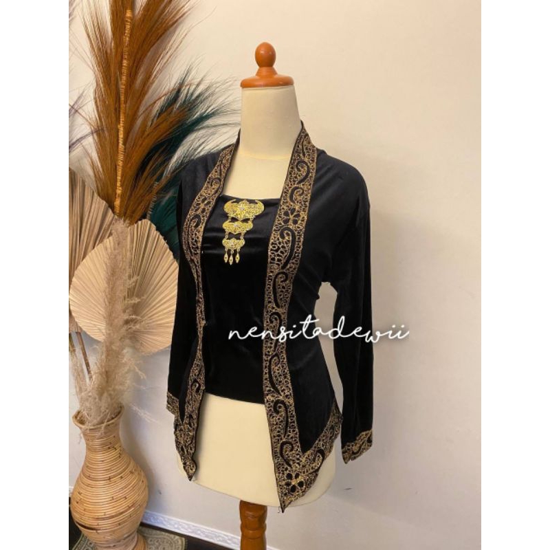 Kebaya Bordir, Model Kutubaru - Warna Hitam