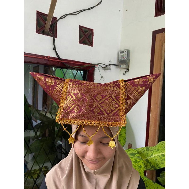Topi Minang/Tanduk Minang/Tanduk Bundo Kandung