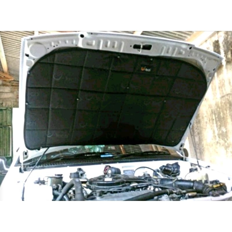 Charade Classy Peredam Ekslusive Kap Mesin Mobil