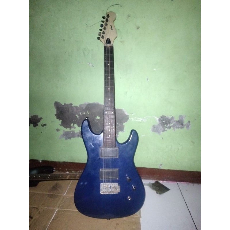 gitar listrik merek Ibanes