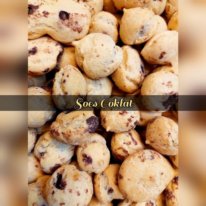 

SOES KERING ISI COKLAT STRAWBERRY BLUEBERRY VANILA LUMER 175 GRAM