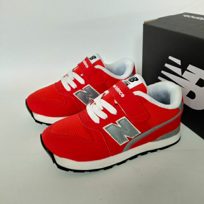 Sepatu Sneakers Anak Usia 1 - 9 Tahun Sepatu Anak Sekolah Sepatu Olahraga Ringan Empuk Keren