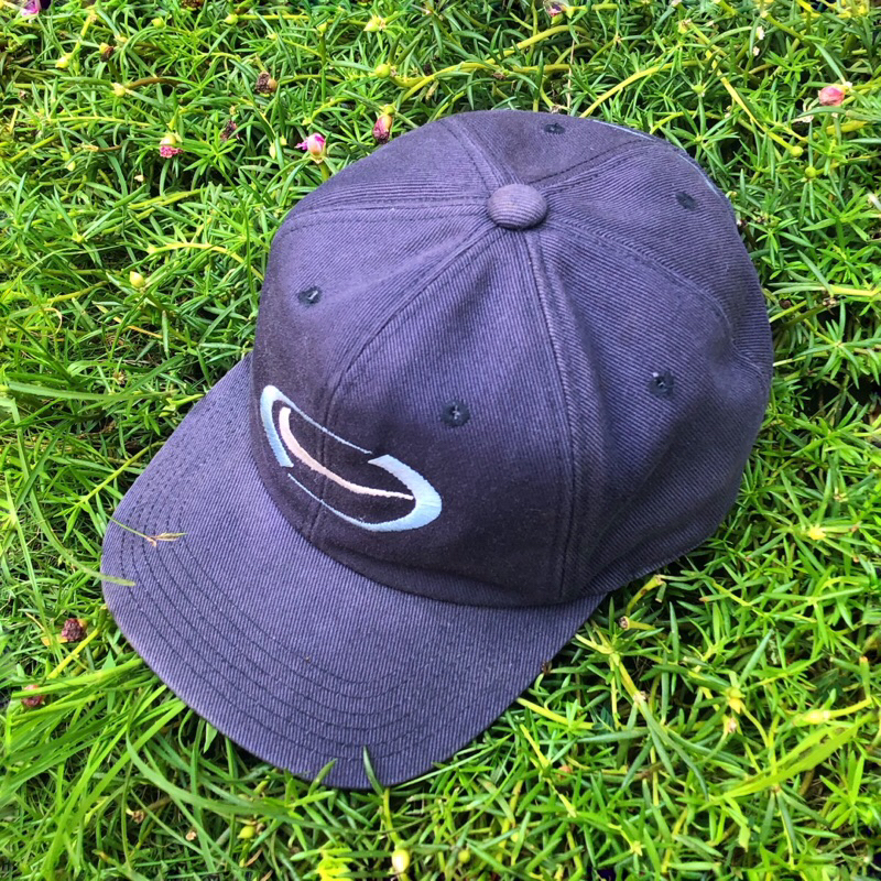 VINTAGE NIKE OUVAL / TOPI THRIFTINNG MURAH SECOND