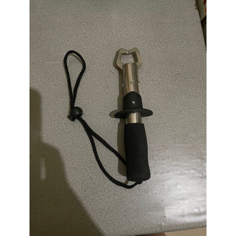 GRIP IKAN PENJEPIT MULUT IKAN