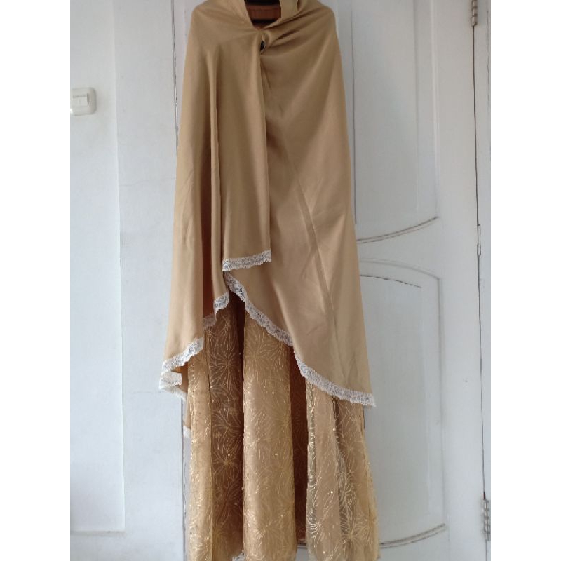 Set Gamis Brukat Mewah warna Gold