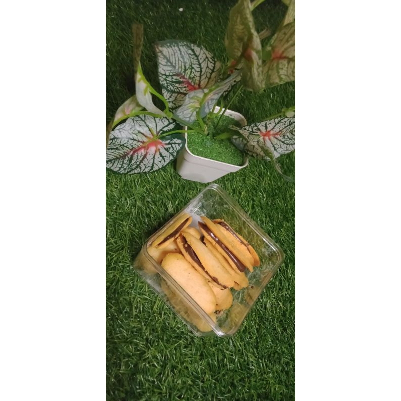 

LIDAH KUCING TUMPUK COKLAT