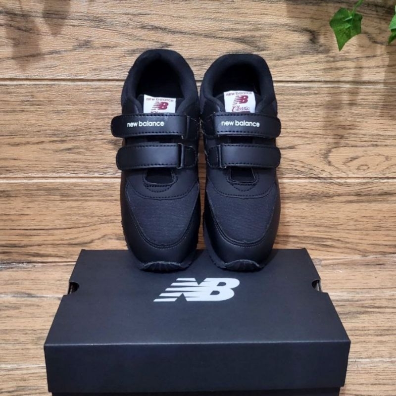 Kualitas Premium Sepatu Sekolah Anak Casual Sneakers Laki Laki Perempuan Unisex Sepatu Hitam Casual Grade Original