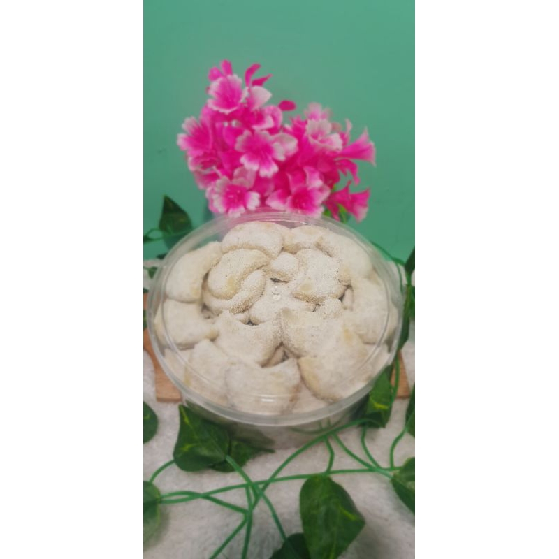 

KUE PUTRI SALJU LEMBUT DAN ENAK