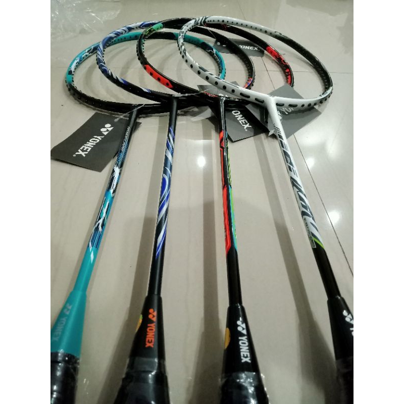 Raket / raket badminton / raket bulutangkis / raket carbon / raket tanpa senar