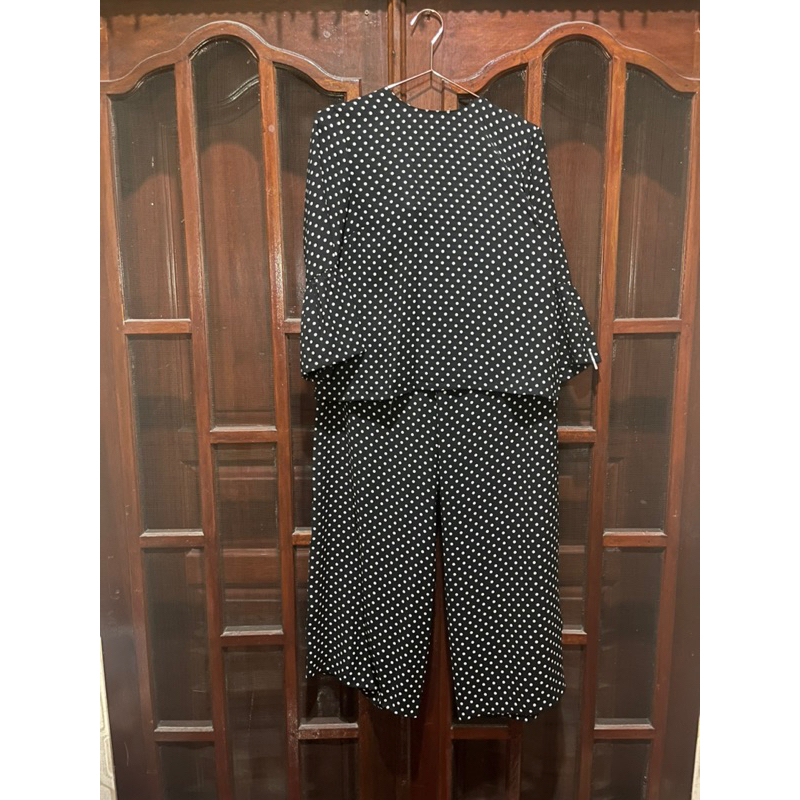 Preloved One Set Zara