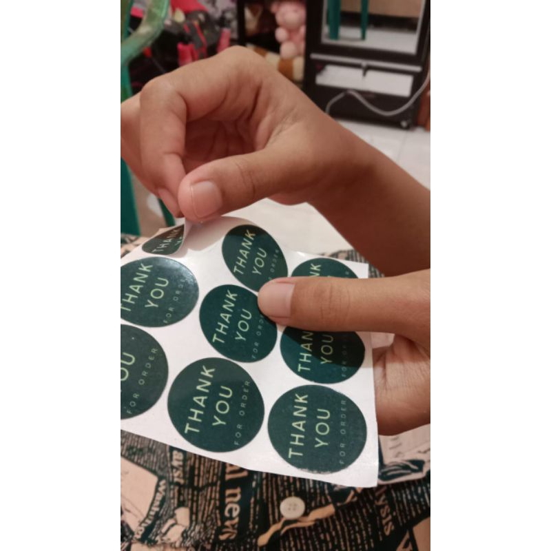 

Cetak Stiker Bontak plus Cutting Contur Perlembar A3