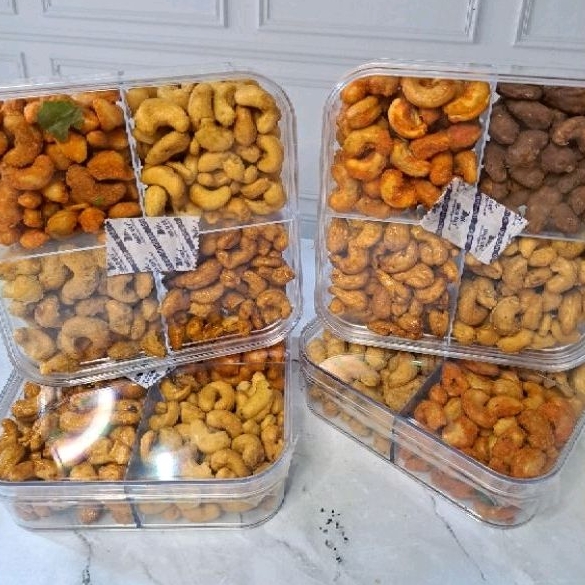 

KACANG MEDE Sekat 4 kacang mede toples sekat 4
