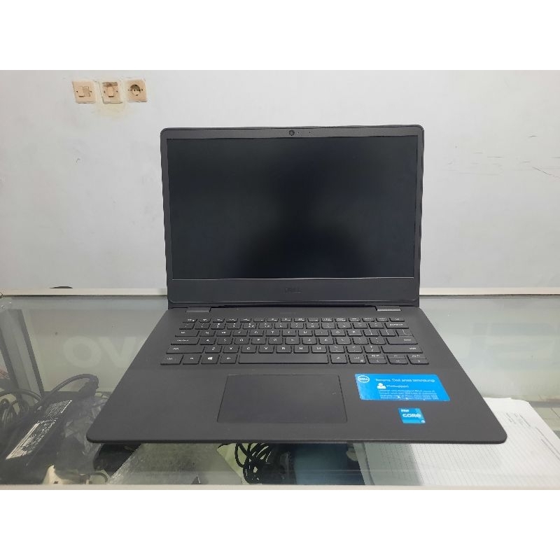 Dell Vostro 3000 series Core i3 Gen 11 RAM 8gb SSD 256GB Layar 14 inci Full HD Mulus