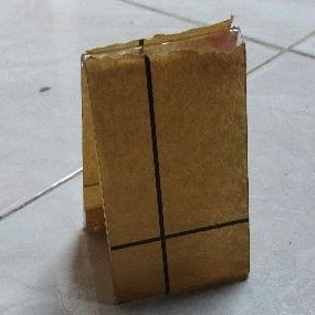 

Akrilik display ukuran 25x20cm tebal 2 mm