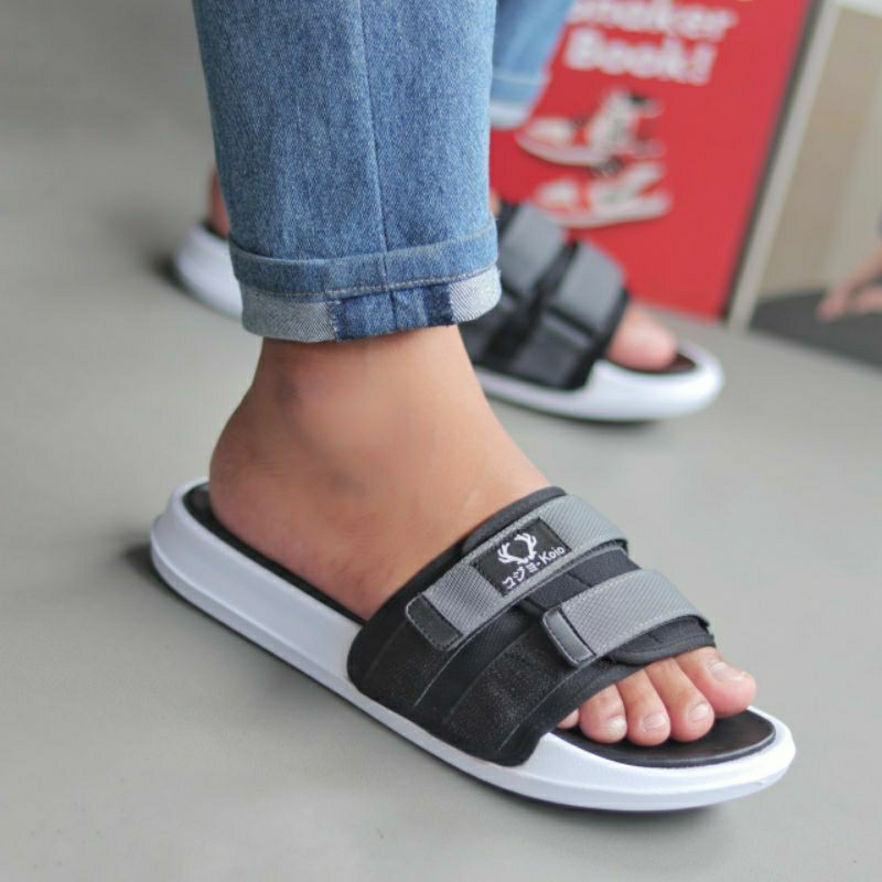 SZRN Sandal Slide Casual Pria Sendal Distro Santai Traveling Kekinian Ringan Empuk