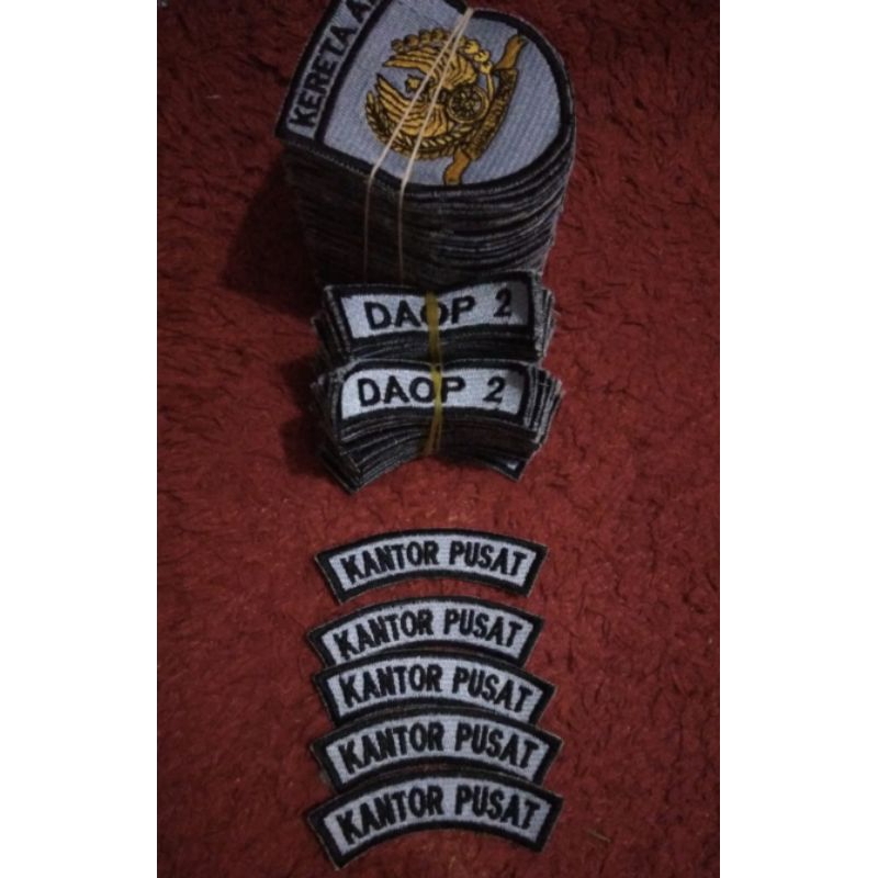 atribut seragam dinas R6 KAI