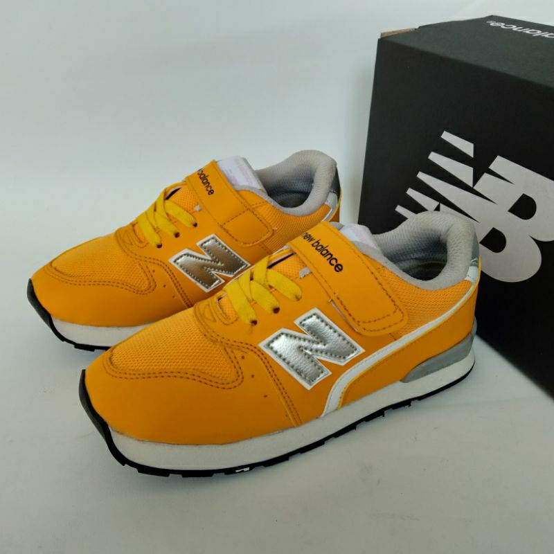 Sepatu Sneakers Anak Usia 1 - 9 Tahun Sepatu Anak Sekolah Sepatu Olahraga Ringan Empuk Keren