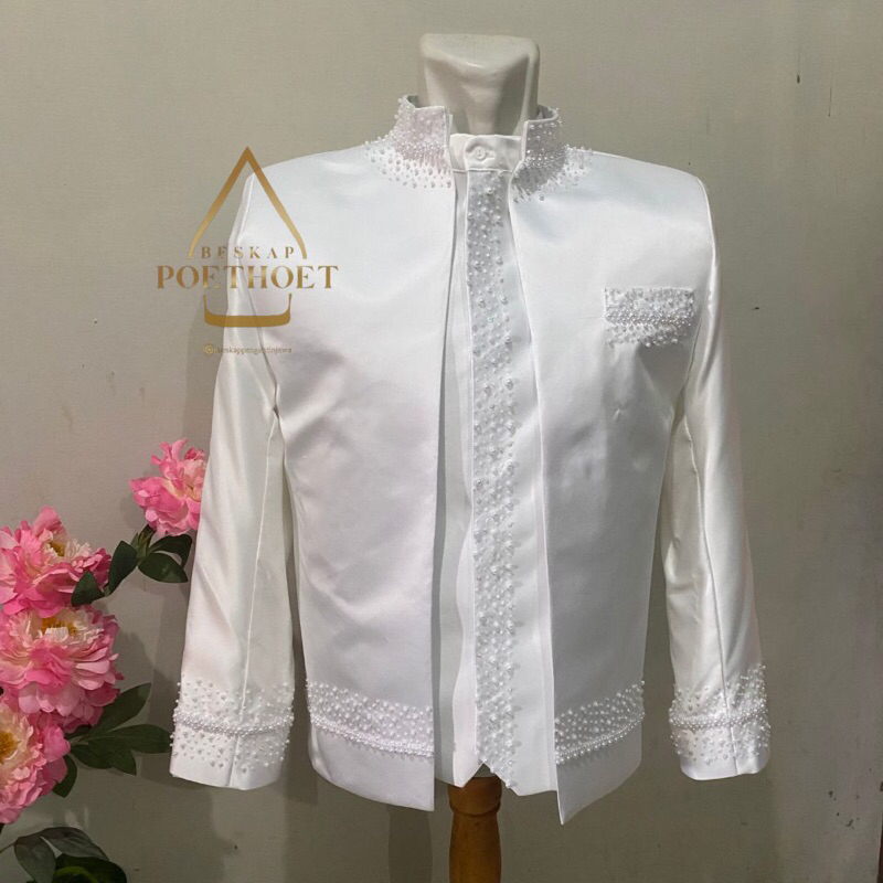 Jas pengantin akad nikah simpel elegan putih mutiara set peci dan celana